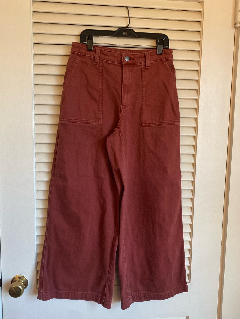Universal Thread Wide Leg Burgundy Crop Jeans